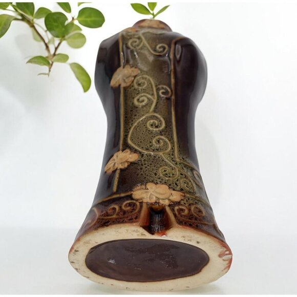 Vintage Ceramic Glazed Brown Asian Kimono Jacket Shaped Vase - Picture 13 of 13